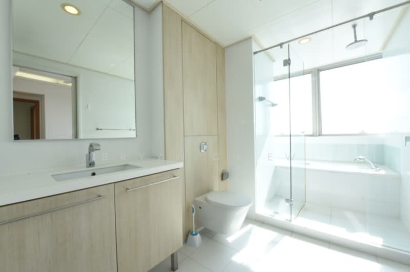 The Sail @ Marina Bay, 6 Marina Boulevard, 4 Bedrooms, 2,200 sqft, Condominium For Rent, by Bryan Chiew, 500196131 - Bathroom - PropertyGuru.com.sg