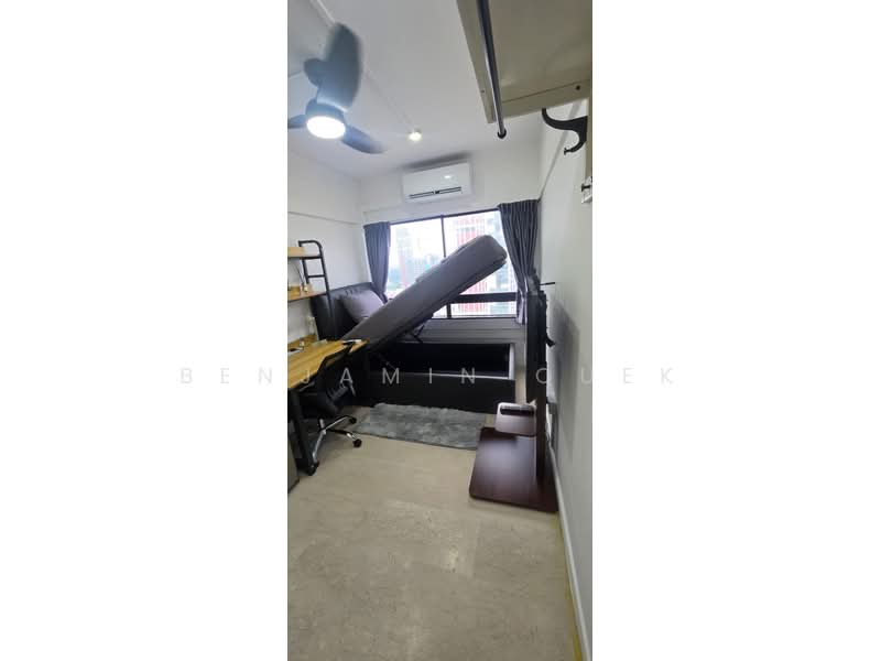 People's Park Complex, 1 Park Road, Room Rental, 120 sqft, Apartment For Rent, by Benjamin Quek, 500196138 - Living Room - PropertyGuru.com.sg