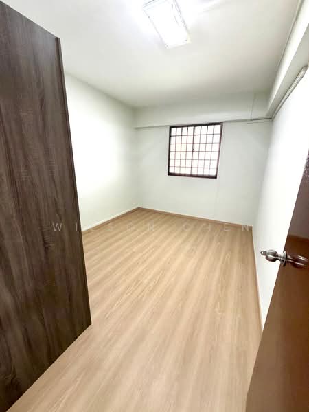 178 Ang Mo Kio Avenue 4, 178 Ang Mo Kio Avenue 4, 2 Bedrooms, 732 sqft, HDB Flat For Rent, by Wilson Chen, 500196140 - Bedroom 2 (Brand New Flooring) - PropertyGuru.com.sg