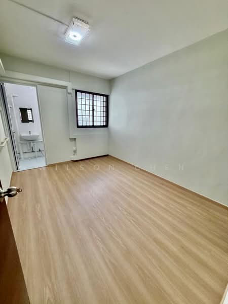 178 Ang Mo Kio Avenue 4, 178 Ang Mo Kio Avenue 4, 2 Bedrooms, 732 sqft, HDB Flat For Rent, by Wilson Chen, 500196140 - Master Bedroom (Brand New Flooring) - PropertyGuru.com.sg