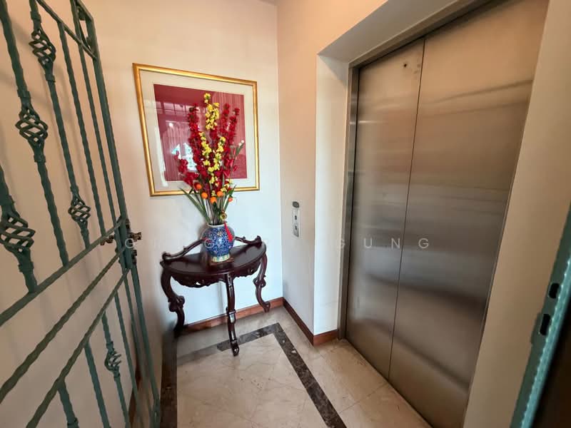 Palm Gardens, 2A Hong San Walk, 2 Bedrooms, 958 sqft, Condominium For Sale, by Gregory Gung, 500196144 - Entrance - PropertyGuru.com.sg