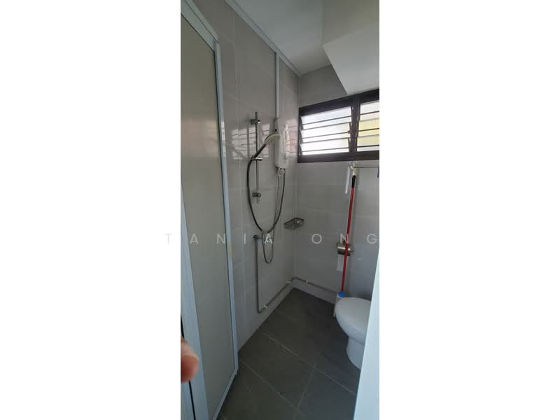 42 Chai Chee Street, 42 Chai Chee Street, 2 Bedrooms, 721 sqft, HDB Flat For Rent, by Tania Ong, 500196148 - Bathroom - PropertyGuru.com.sg