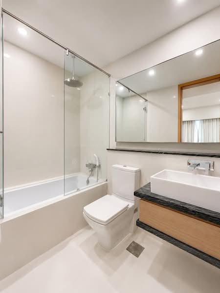 Marina Bay Residences, 18 Marina Boulevard, 2 Bedrooms, 1,066 sqft, Condominium For Rent, by Shirley Seng, 500196153 - Bathroom - PropertyGuru.com.sg