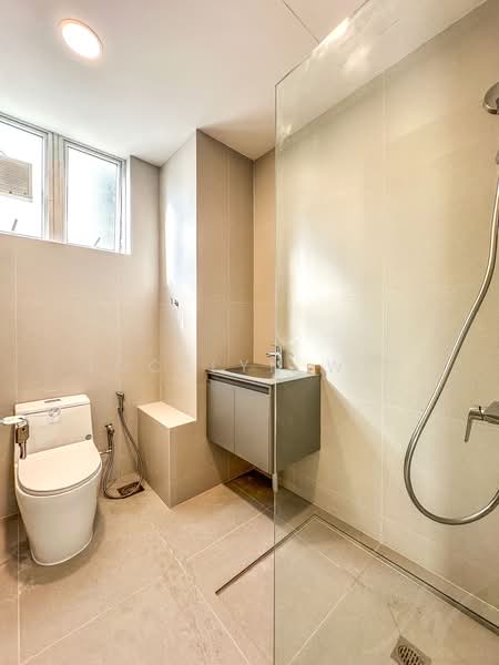 Orchard - Large-size format! New modern renos blended with Old world charm, , 3 Bedrooms, 1,625 sqft, Apartment For Rent, by Jocelyn Wee, 500196159 - Bathroom - PropertyGuru.com.sg