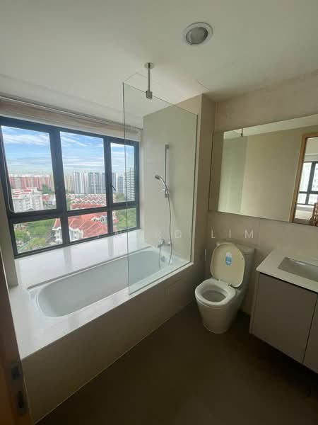 NV Residences, 91 Pasir Ris Grove, 3 Bedrooms, 1,109 sqft, Condominium For Sale, by Raynard Lim, 500196164 - Bathroom - PropertyGuru.com.sg