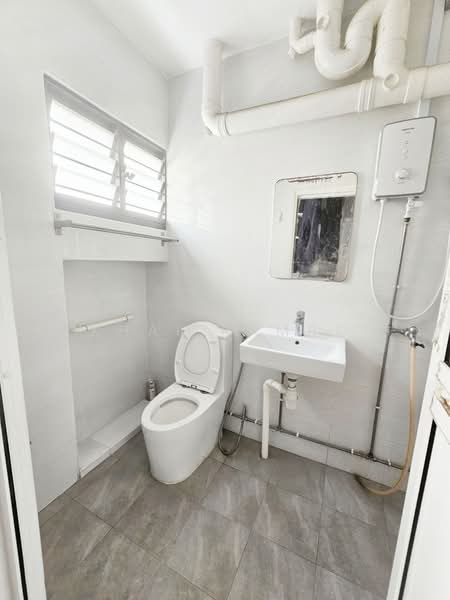 505 Choa Chu Kang Street 51, 505 Choa Chu Kang Street 51, 3 Bedrooms, 1,163 sqft, HDB Flat For Sale, by Khai Rambo, 500196167 - Bathroom - PropertyGuru.com.sg