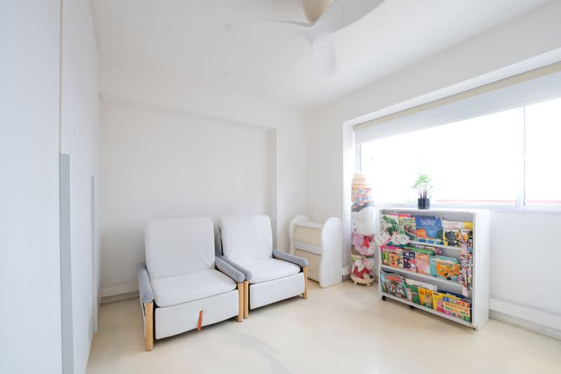 447 Bright Hill Drive, 447 Bright Hill Drive, 3 Bedrooms, 1,345 sqft, HDB Flat For Sale, by Dennis Chia, 500196168 - Common Room - PropertyGuru.com.sg