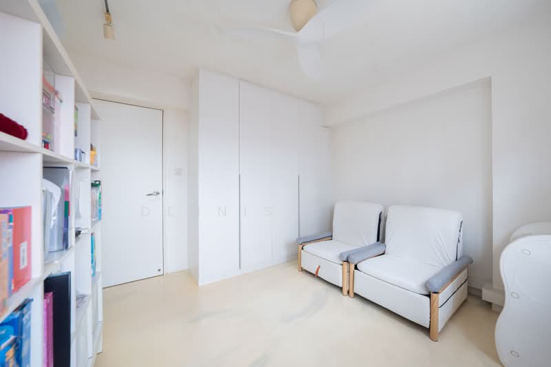 447 Bright Hill Drive, 447 Bright Hill Drive, 3 Bedrooms, 1,345 sqft, HDB Flat For Sale, by Dennis Chia, 500196168 - Common Room - PropertyGuru.com.sg