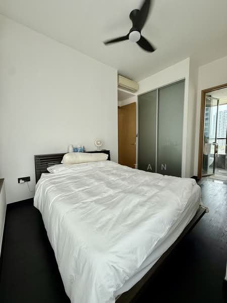 Skyline Residences, 610 Telok Blangah Road, 2 Bedrooms, 826 sqft, Condominium For Rent, by Ricky Tan, 500196172 - Bedroom - PropertyGuru.com.sg
