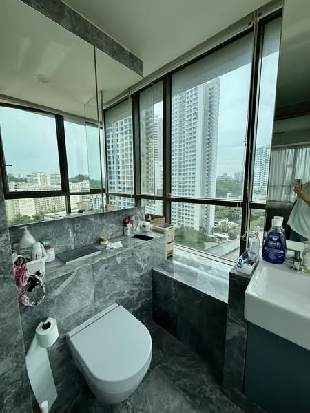 Skyline Residences, 610 Telok Blangah Road, 2 Bedrooms, 826 sqft, Condominium For Rent, by Ricky Tan, 500196172 - Bathroom - PropertyGuru.com.sg