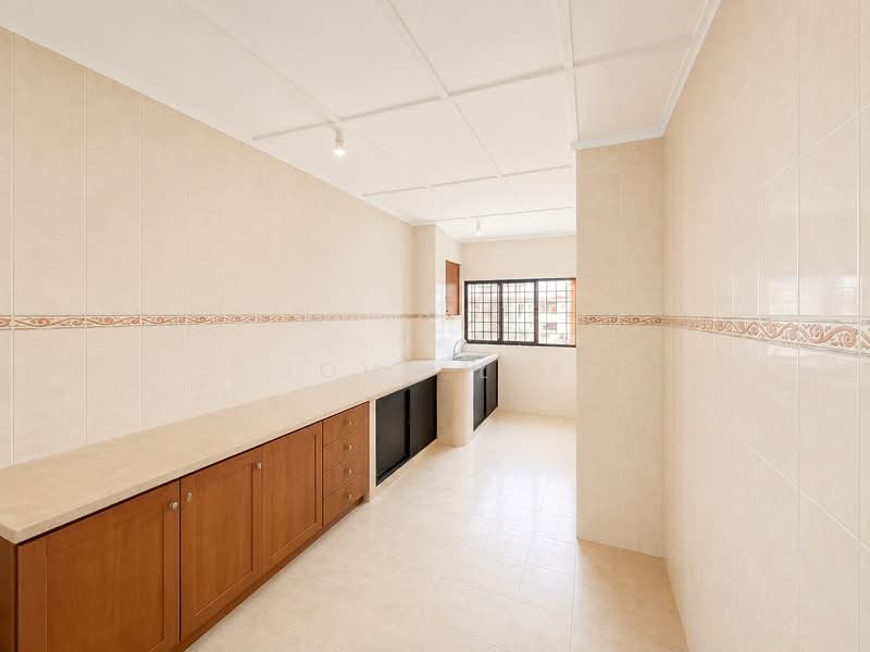 349 Jurong East Avenue 1, 349 Jurong East Avenue 1, 3 Bedrooms, 936 sqft, HDB Flat For Sale, by John Lee, 500196173 - Kitchen - PropertyGuru.com.sg