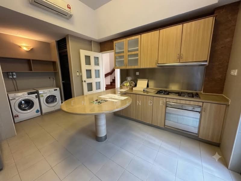 Brentwood Villas, Lloyd Road Singapore, 3 Bedrooms, 2,242 sqft, Town House For Rent, by Dena Mendes, 500196174 - Kitchen - PropertyGuru.com.sg