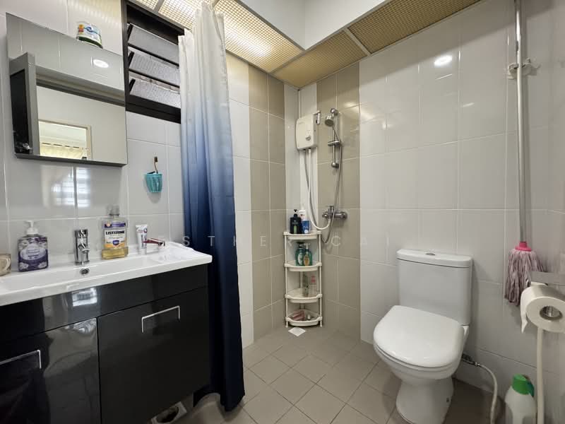 417A Fernvale Link, 417A Fernvale Link, 3 Bedrooms, 1,001 sqft, HDB Flat For Sale, by Esther Cai, 500196176 - Bathroom - PropertyGuru.com.sg