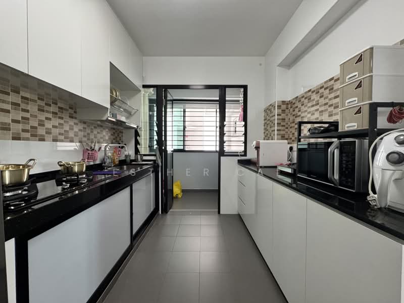 417A Fernvale Link, 417A Fernvale Link, 3 Bedrooms, 1,001 sqft, HDB Flat For Sale, by Esther Cai, 500196176 - Kitchen - PropertyGuru.com.sg