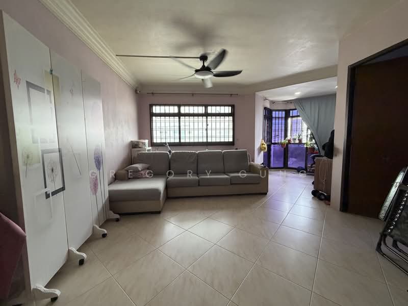 899B Woodlands Drive 50, 899B Woodlands Drive 50, 2 Bedrooms, 1,324 sqft, HDB Flat For Sale, by Gregory Gung, 500196182 - Living Room - PropertyGuru.com.sg