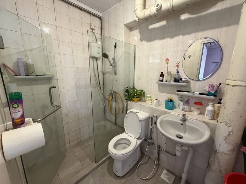 899B Woodlands Drive 50, 899B Woodlands Drive 50, 2 Bedrooms, 1,324 sqft, HDB Flat For Sale, by Gregory Gung, 500196182 - Bathroom - PropertyGuru.com.sg