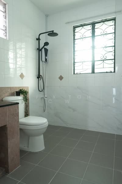 House Jogoh, 338E River Valley Road, Studio, 226 sqft, Apartment For Rent, by Alex Toh C W, 500196183 - Bathroom - PropertyGuru.com.sg