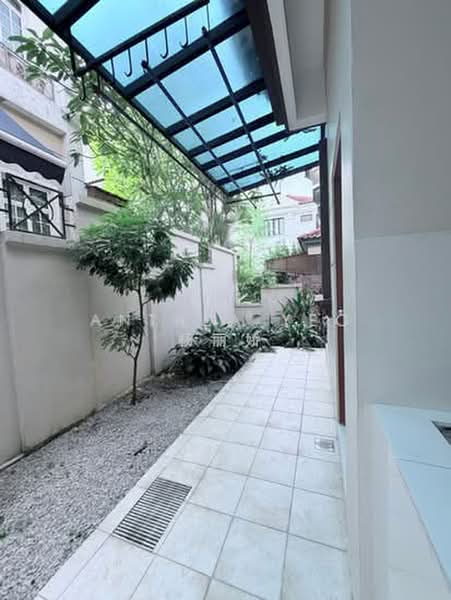 Holland Green, Holland Green, 5 Bedrooms, 4,500 sqft, Detached House For Sale, by Anthea Yeo 杨丽娇, 500196193 - Exterior - PropertyGuru.com.sg