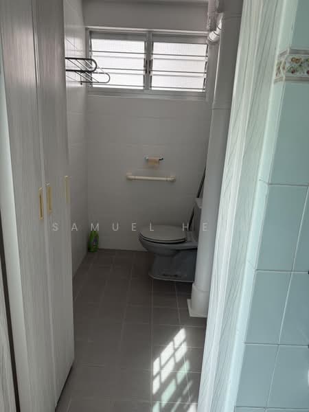112 Tampines Street 11, 112 Tampines Street 11, 2 Bedrooms, 850 sqft, HDB Flat For Sale, by Samuel Heng, 500196194 - Bathroom - PropertyGuru.com.sg
