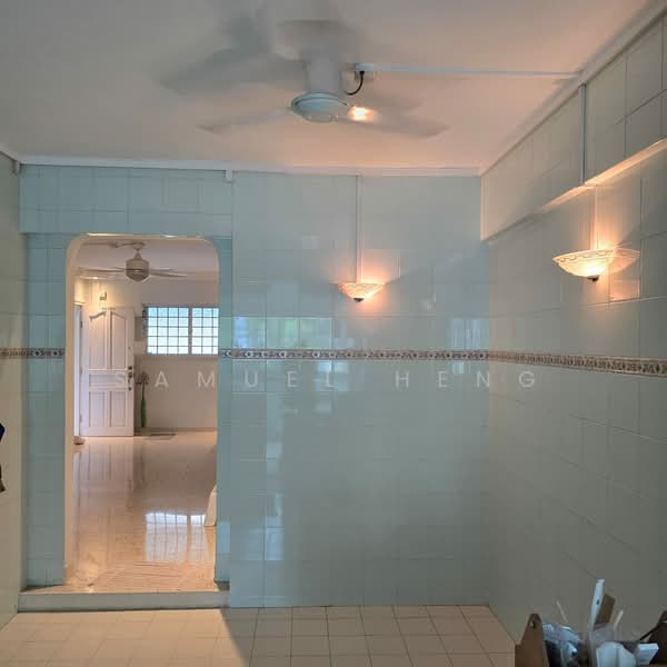 112 Tampines Street 11, 112 Tampines Street 11, 2 Bedrooms, 850 sqft, HDB Flat For Sale, by Samuel Heng, 500196194 - Dining Room - PropertyGuru.com.sg