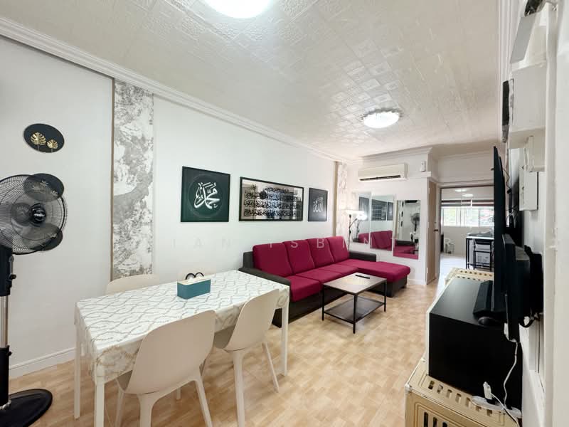 632 Bedok Reservoir Road, 632 Bedok Reservoir Road, 2 Bedrooms, 721 sqft, HDB Flat For Sale, by Risdian Isbintara, 500196197 - Living Room - PropertyGuru.com.sg