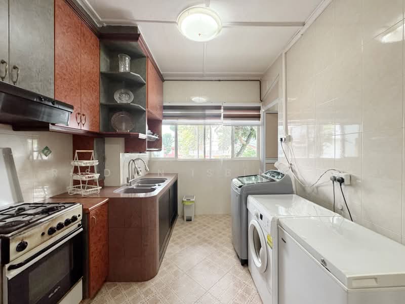 632 Bedok Reservoir Road, 632 Bedok Reservoir Road, 2 Bedrooms, 721 sqft, HDB Flat For Sale, by Risdian Isbintara, 500196197 - Kitchen - PropertyGuru.com.sg