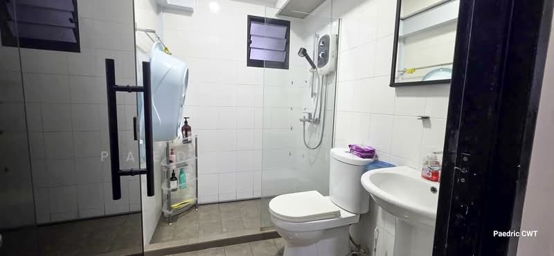 264A Punggol Way, 264A Punggol Way, 3 Bedrooms, 990 sqft, HDB Flat For Rent, by Paedric Chiang, 500196207 - Bathroom - PropertyGuru.com.sg