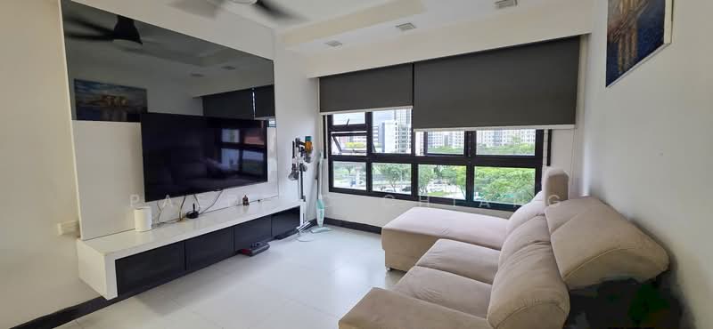 264A Punggol Way, 264A Punggol Way, 3 Bedrooms, 990 sqft, HDB Flat For Rent, by Paedric Chiang, 500196207 - Living Room - PropertyGuru.com.sg