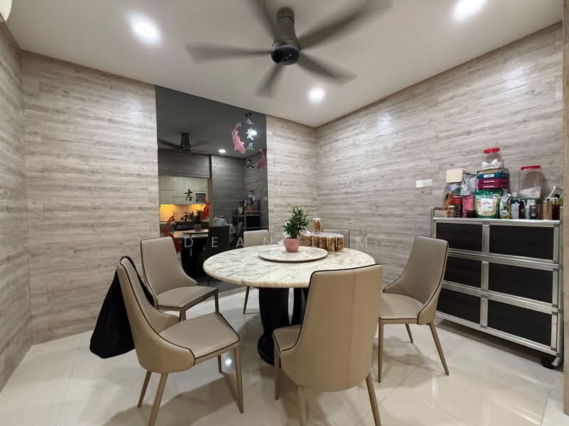 LANDED7772@ 2 Storey Inter Terrace in Kovan. Renovated. Move-in, , 4 Bedrooms, 2,700 sqft, Terraced House For Sale, by Dean Lim, 500196208 - Dining Room - PropertyGuru.com.sg