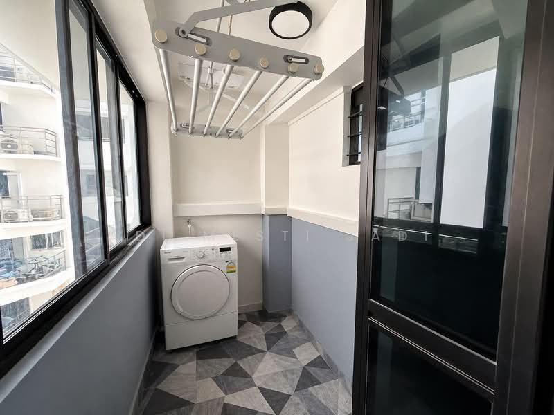 219B Bedok Central, 219B Bedok Central, 3 Bedrooms, 1,205 sqft, HDB Flat For Sale, by Adi Mesti Jadi, 500196211 - Balcony - PropertyGuru.com.sg