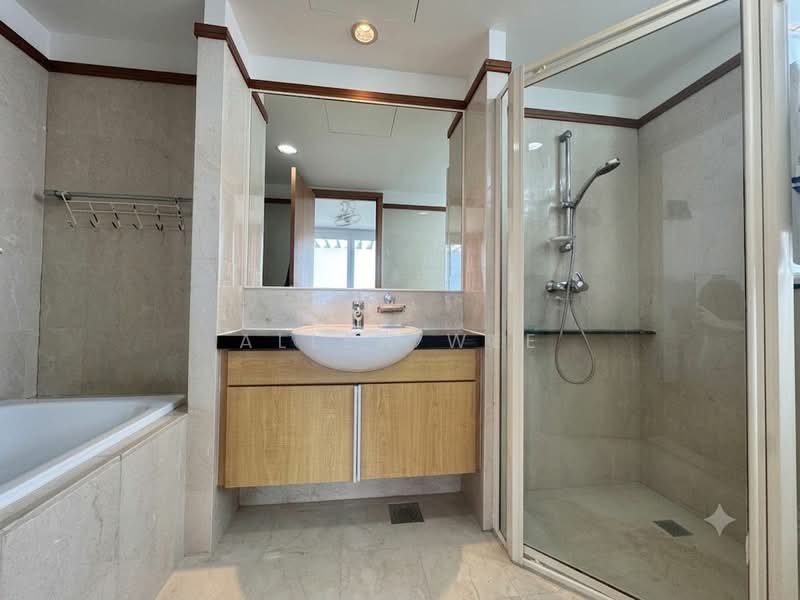 3154sqft 5 bedrooms no rebuild needed with full facilities, Simei Road, 5 Bedrooms, 3,154 sqft, Terraced House For Sale, by Allen Wee, 500196221 - Bathroom - PropertyGuru.com.sg