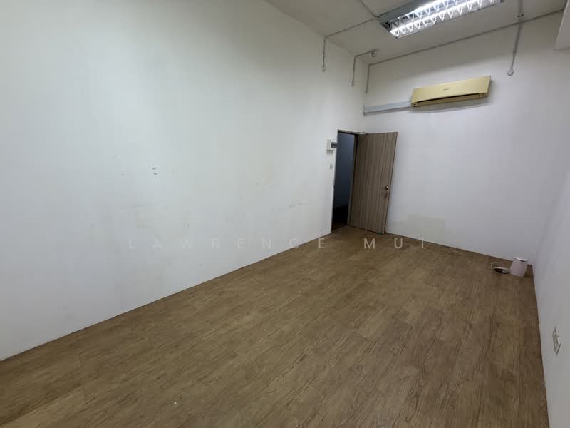 Mactaggart Building, 42 MacTaggart Road, 280 sqft, Light Industrial (B1) For Rent, by Lawrence Mui, 500196224 - Interior - CommercialGuru.com.sg