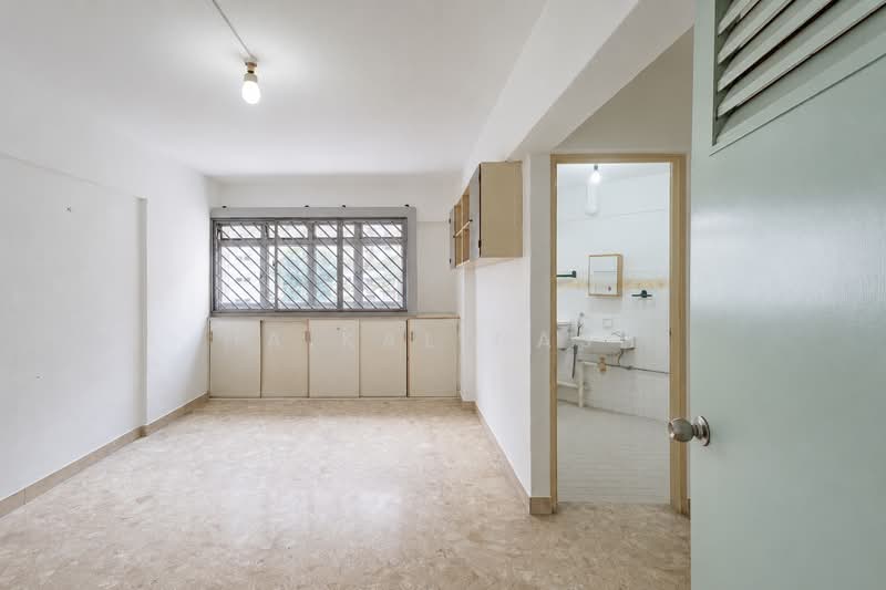 551 Jurong West Street 42, 551 Jurong West Street 42, 3 Bedrooms, 1,485 sqft, HDB Flat For Sale, by Haikal Nash, 500196230 - Master Bedroom - PropertyGuru.com.sg