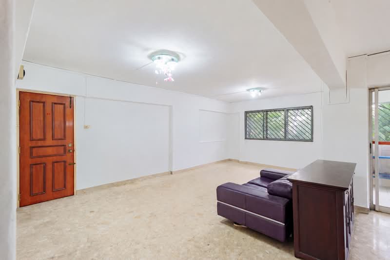 551 Jurong West Street 42, 551 Jurong West Street 42, 3 Bedrooms, 1,485 sqft, HDB Flat For Sale, by Haikal Nash, 500196230 - Living Room - PropertyGuru.com.sg