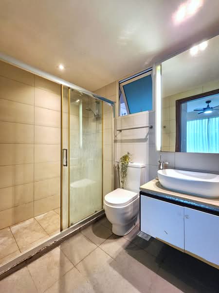 1 Canberra, 7 Canberra Drive, 3 Bedrooms, 1,324 sqft, Executive Condominium For Sale, by Eric Wong, 500196239 - Bathroom - PropertyGuru.com.sg