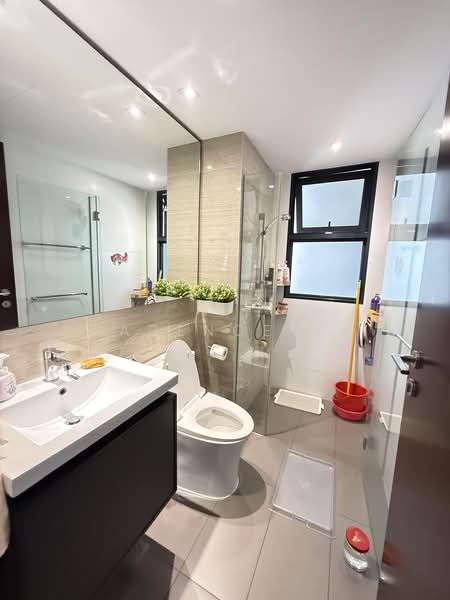 Riverparc Residence, 90 Punggol Drive, 3 Bedrooms, 1,076 sqft, Executive Condominium For Sale, by Cadence Yu, 500196241 - Bathroom - PropertyGuru.com.sg