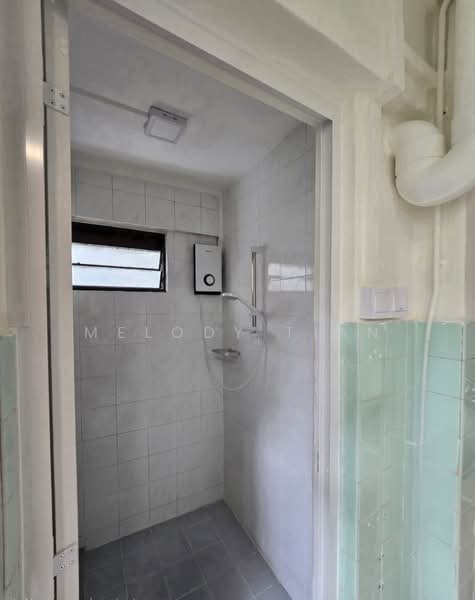 Blk 8 Toa Payoh Lorong 7, , 3 Bedrooms, 710 sqft, HDB Flat For Rent, by Melody Tian, 500196245 - Bathroom - PropertyGuru.com.sg