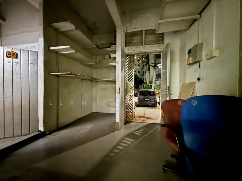 166 Bukit Batok West Ave 8, 166 Bukit Batok West Ave 8, 422 sqft, Shop / Shophouse For Rent, by Allan Zheng 鄭黎, 500196253 - Entrance - CommercialGuru.com.sg