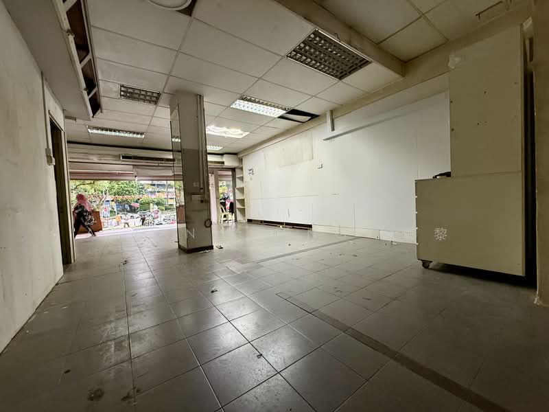 166 Bukit Batok West Ave 8, 166 Bukit Batok West Ave 8, Dairy Farm / Bukit Panjang / Choa Chu Kang, 422 sqft, Shop / Shophouse For Rent, by Allan Zheng 鄭黎, 500196253 - Interior - CommercialGuru.com.sg