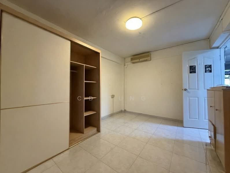 Urgent! Marine Parade MRT Katong 3 Room HDB Parkway Parade i12 iMall East Coast Park, , 3 Bedrooms, 700 sqft, HDB Flat For Sale, by CD Sung, 500196262 - Bedroom - PropertyGuru.com.sg