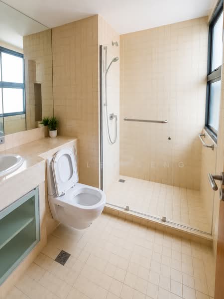 Goldenhill Villas, Golden Drive, 4 Bedrooms, 5,007 sqft, Terraced House For Rent, by Shirley Seng, 500196265 - Bathroom - PropertyGuru.com.sg