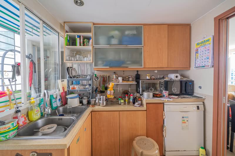 Changi Rise Condo, 16 Simei Rise, 3 Bedrooms, 1,259 sqft, Condominium For Sale, by Wang ZhiHong, 500196272 - Kitchen - PropertyGuru.com.sg