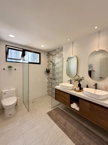 Yong An Park, 325 River Valley Road, 4 Bedrooms, 3,606 sqft, Condominium For Sale, by Lynn Er, 500196276 - Bathroom - PropertyGuru.com.sg