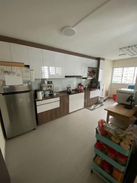 294 Tampines Street 22, 294 Tampines Street 22, Room Rental, 110 sqft, HDB Flat For Rent, by Peter Loh 彼得, 500196280 - Kitchen - PropertyGuru.com.sg