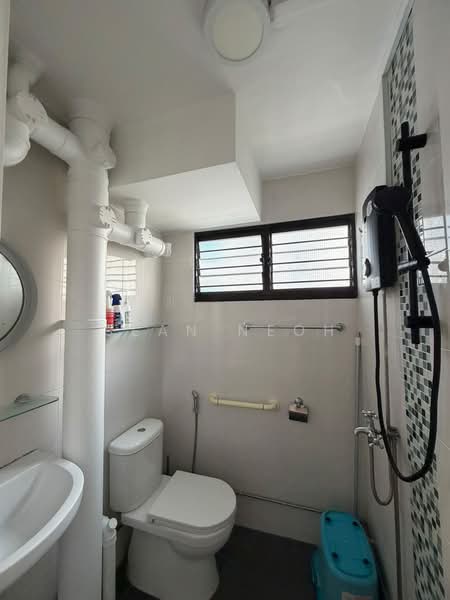 101 Jalan Rajah, 101 Jalan Rajah, 3 Bedrooms, 1,011 sqft, HDB Flat For Rent, by Sean Neoh, 500196316 - Bathroom - PropertyGuru.com.sg