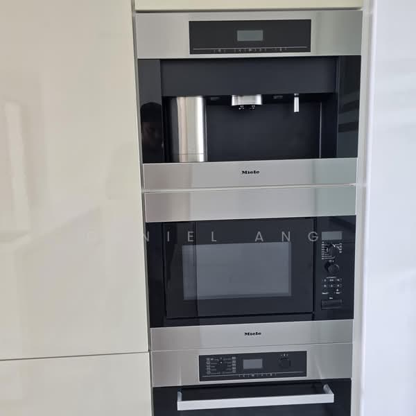Ardmore II, 2 Ardmore Park, 4 Bedrooms, 2,024 sqft, Condominium For Rent, by Daniel Ang, 500196325 - Kitchen - PropertyGuru.com.sg