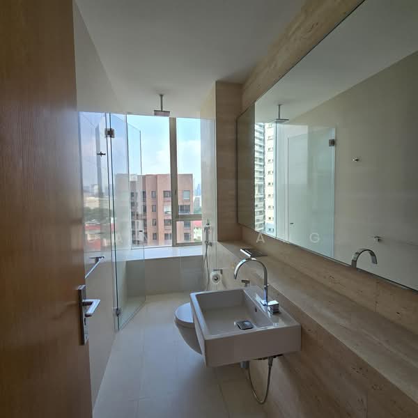 Ardmore II, 2 Ardmore Park, 4 Bedrooms, 2,024 sqft, Condominium For Rent, by Daniel Ang, 500196325 - Bathroom - PropertyGuru.com.sg