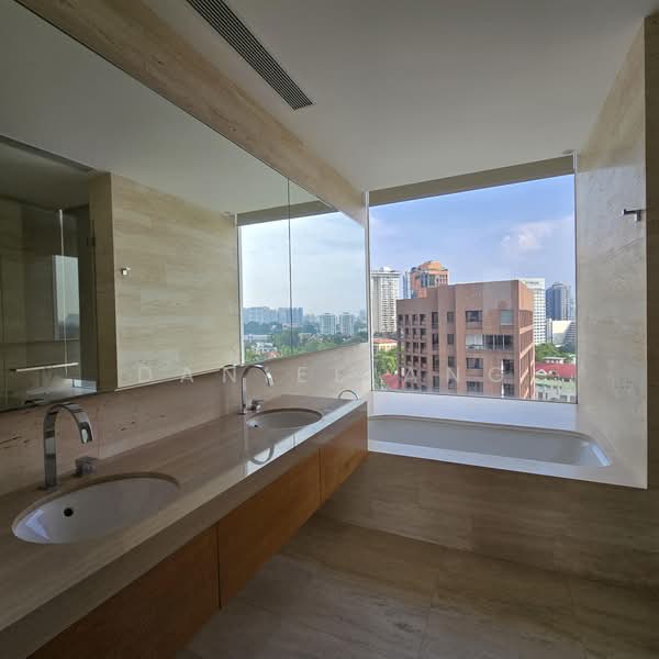 Ardmore II, 2 Ardmore Park, 4 Bedrooms, 2,024 sqft, Condominium For Rent, by Daniel Ang, 500196325 - Bathroom - PropertyGuru.com.sg