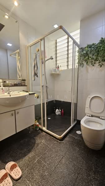 Sims Green, 7 Lorong 27A Geylang, 3 Bedrooms, 2,153 sqft, Apartment For Sale, by Clement Boey, 500196330 - Bathroom - PropertyGuru.com.sg