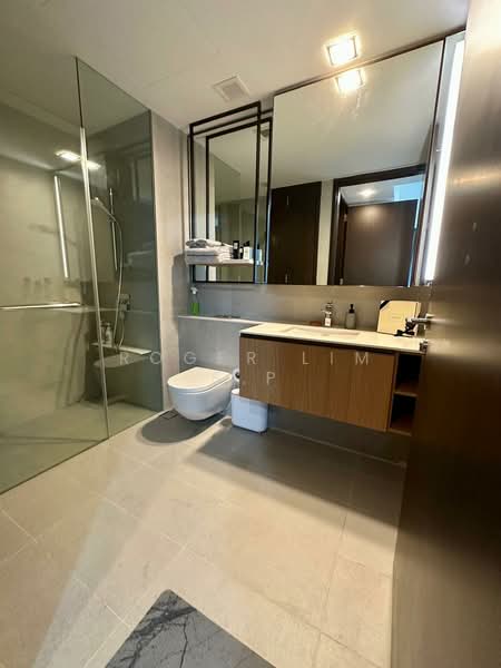 JadeScape, 6 Shunfu Road, 2 Bedrooms, 646 sqft, Condominium For Rent, by Roger Lim S.P, 500196336 - Bathroom - PropertyGuru.com.sg